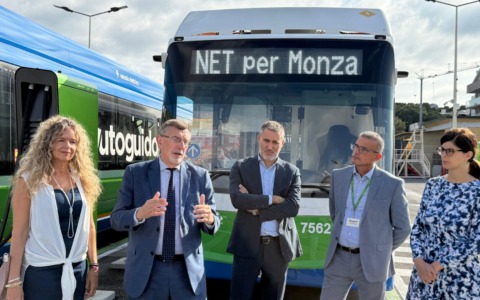 Trasporto pubblico a zero emissioni a Monza: operativi i 26 autobus elettrici acquistati con fondi PNRR