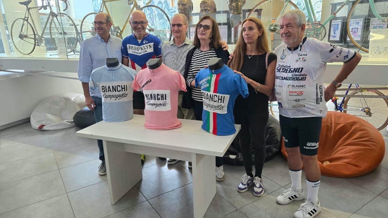 Al Ghisallo donate due storiche maglie di Giacinto Santambrogio