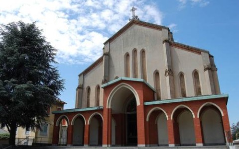 La Parrocchia dei Santi Giacomo e Donato si veste a festa per celebrare il suo centenario