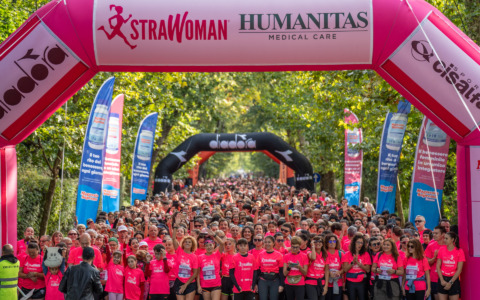 Il Parco di Monza “travolto” da un’onda rosa di sorrisi e… solidarietà: che successo la StraWoman!