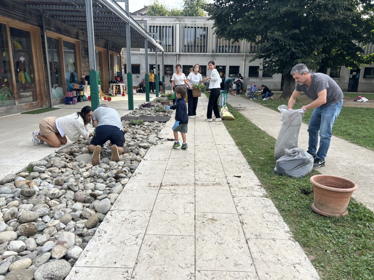 Cittadini protagonisti nella manutenzione delle scuole: successo per “CuriAmo la scuola”