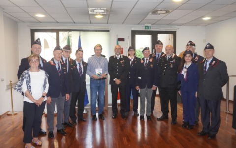 “Basta Truffe” a Seregno: sala piena per l’incontro con l’Associazione Nazionale Carabinieri