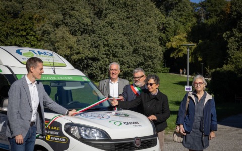 I volontari Auser hanno a disposizione  un nuovo mezzo per il trasporto protetto