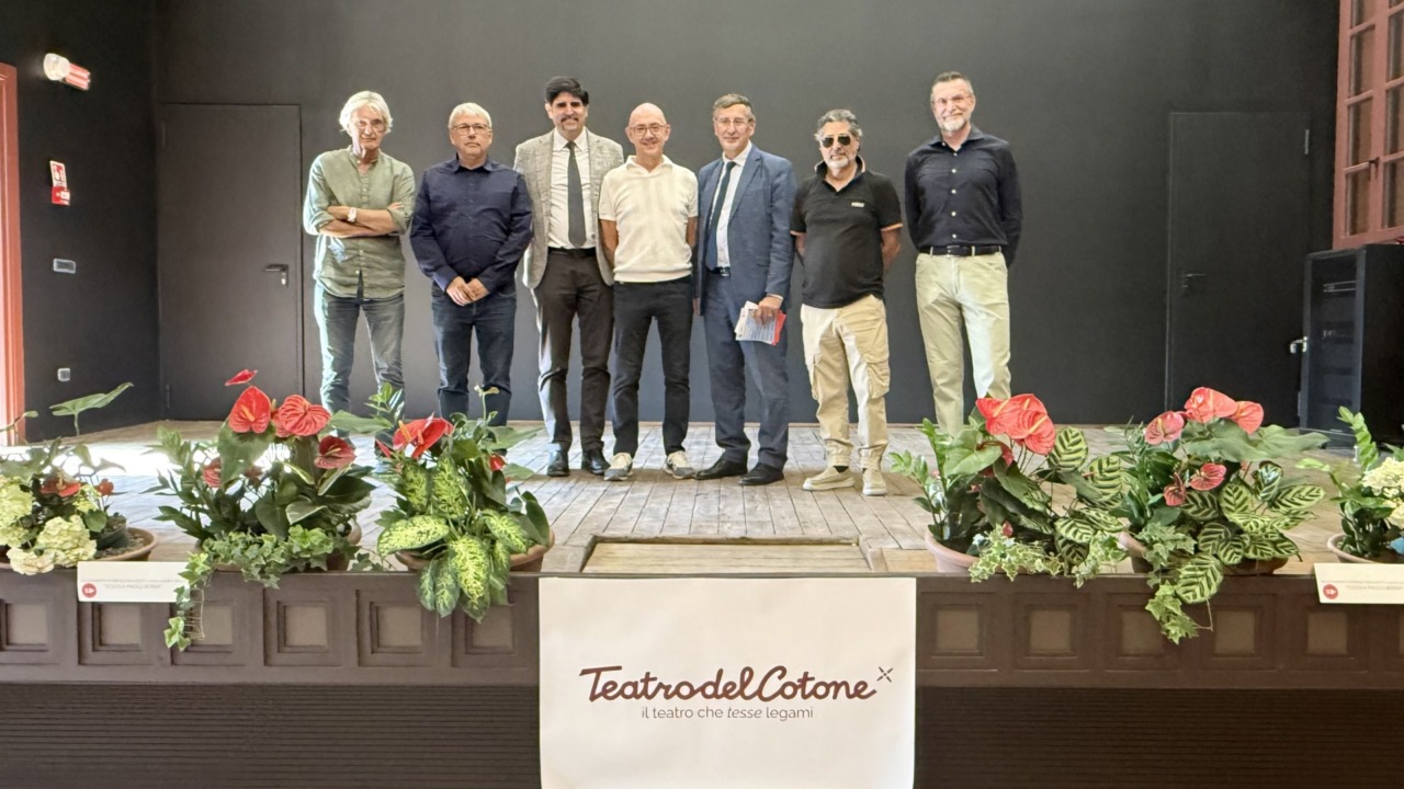 Si rialza il sipario al teatrino di Cederna: nasce il “Teatro del Cotone”