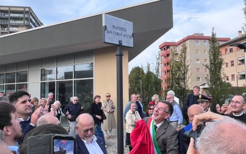 Monza ricorda Carlo Acutis con una nuova piazzetta: «Una storia che parla a tutti»