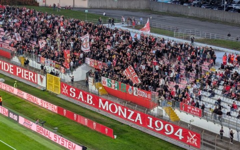 Monza-Cagliari 4-0, che festa per i biancorossi