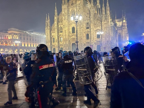 Disordini a Milano, denunciato anche un 16enne di Desio: aveva rubato un cappello a un Carabiniere