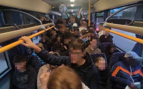 “Bus sovraffollato e a Barlassina gli studenti restano a piedi”
