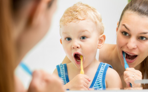 La scelta dello spazzolino da denti: manuale o elettrico?  La guida del Centro Medico Brianza per proteggere il sorriso